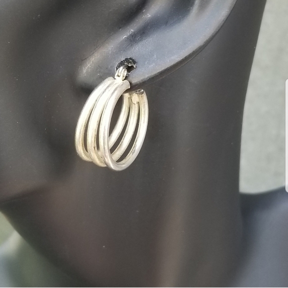 NEW YORK & COMPANY NWT SILVERTONED TRIPLE HOOP EARRINGS - Picture 3 of 3